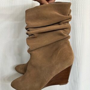 Charles by Charles David Women's wedged zipper slouched Boot camel color sz 9m